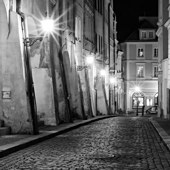Půlnoční zákoutí Rokitanské ulice