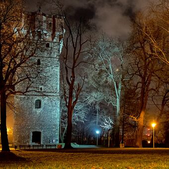 Piastovská věž a Rotunda svatého Mikuláše v polské části Těšína