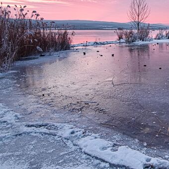 Jezero pod ledem
