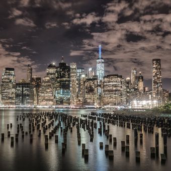 Noční downtown Manhattan