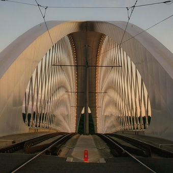Trojský most před východem slunce