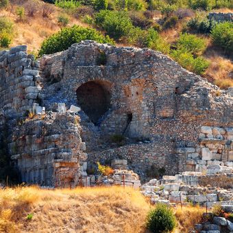 Starověký Efes - ruiny divadla, levá část (Turecko)