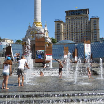 Letní radovánky na kyjevském Majdanu