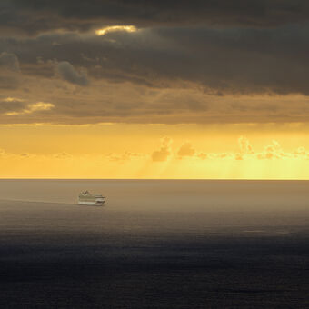 Výletní loď u pobřeží Madeiry