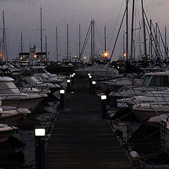 Tichý večer v přístavu