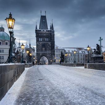 Praha zimní - na mostě