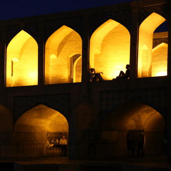 Noční život v Isfahanu