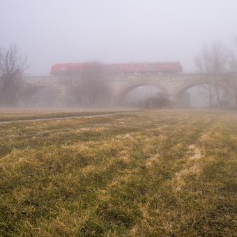 Marcheggský most v hmle