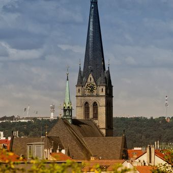 Věž kostela sv. Prokopa na Žižkově
