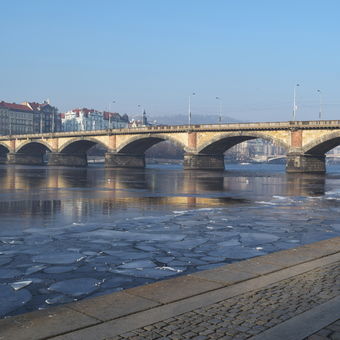 Ledy u Palackého mostu