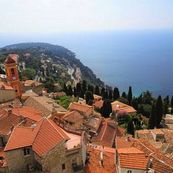 Výhled z hradeb v Roquebrune-cap-martin na Azurovém pobřeží