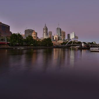 Melbourne od řeky Yarra
