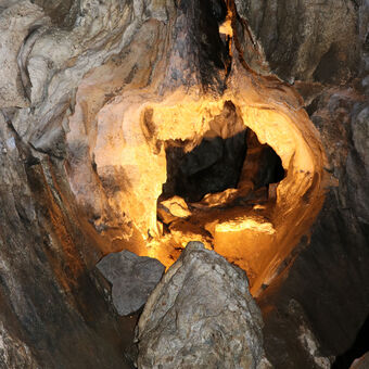 Tajemná cesta do jeskyně