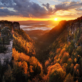 Podzimní slunce nad Pravčickým dolem