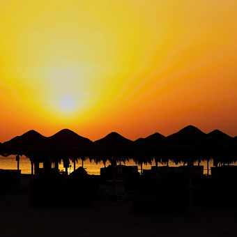 Východ slunce v zátoce Abu Dabbab, Egypt
