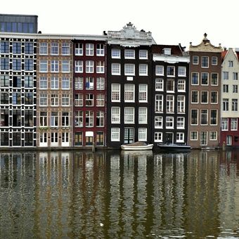 Amsterdam v zrcadle