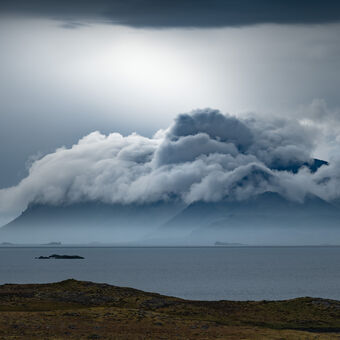 Island v oblacích
