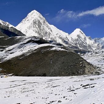 horský hřeben na sever od Mt.Everestu