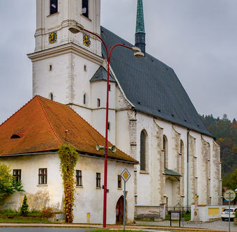 Kostel Povýšení sv. Kříže.
