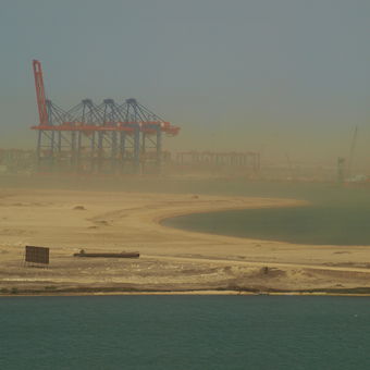 Písečná bouře - Suez
