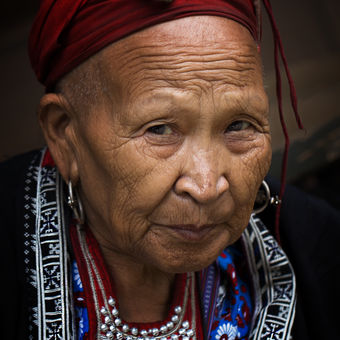 Žena z etnika Red dao