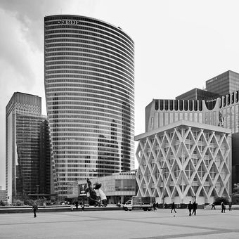 La Défense - moderní čtvrť v Paříži
