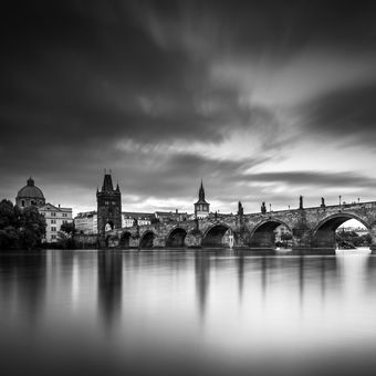 Praha - blížící se bouře