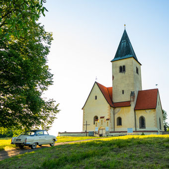 Kostel sv. Jakuba a Filipa - Chvojen