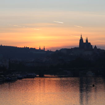 Pražský hrad a západ Slunce