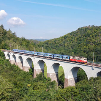 Železniční viadukt Mezihoří
