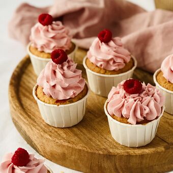 Malinové cupcakes