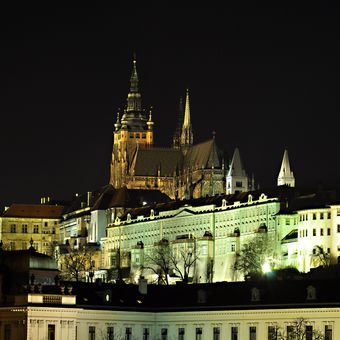 Pražský hrad  z nábřeží.
