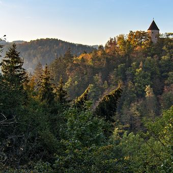 Pernštejn - aneb tajemný hrad v Karpatech