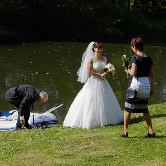 Svatba u řeky