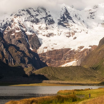 Cordillera Huayhuash s Lagunou Juraucocha