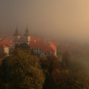 Ranní mlha v Třebíči.