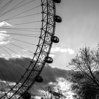 london,black and white