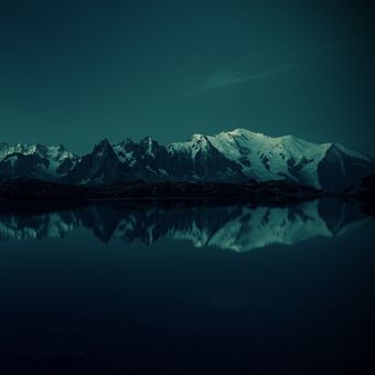Mont Blanc (4809m) - noční záběr