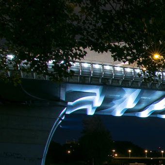 Trojský most ve večerních hodinách