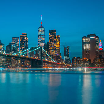 Modrá hodina u Brooklyn Bridge a jižní Manhattan