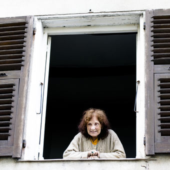 Stará paní v okně - Bastia, Korsika