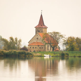 Kostel sv. Linharta - Mušov