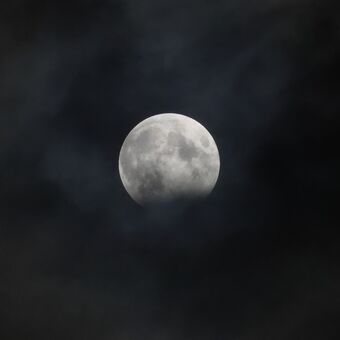 Strašidelný Měsíc