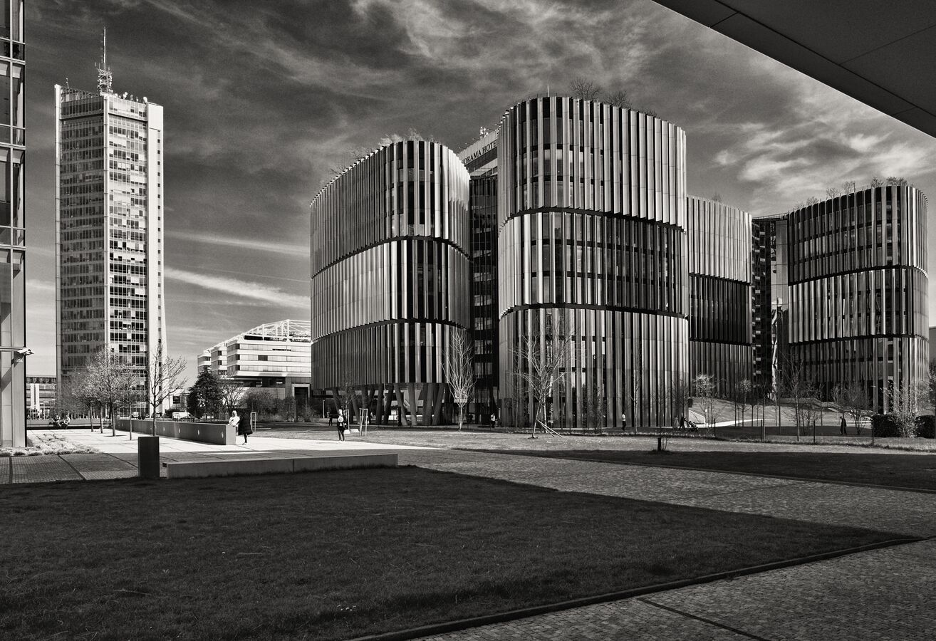 malé La Défense na pražské Pankráci
