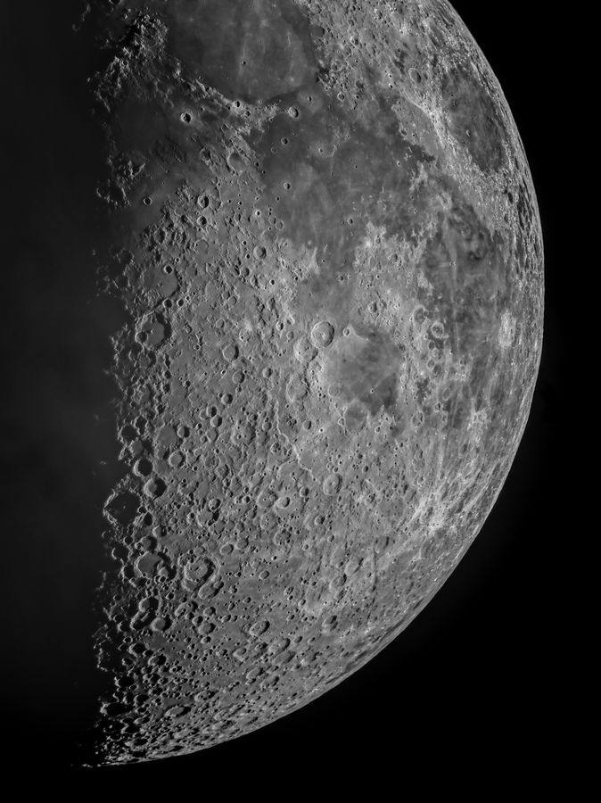 Měsíc v detailu