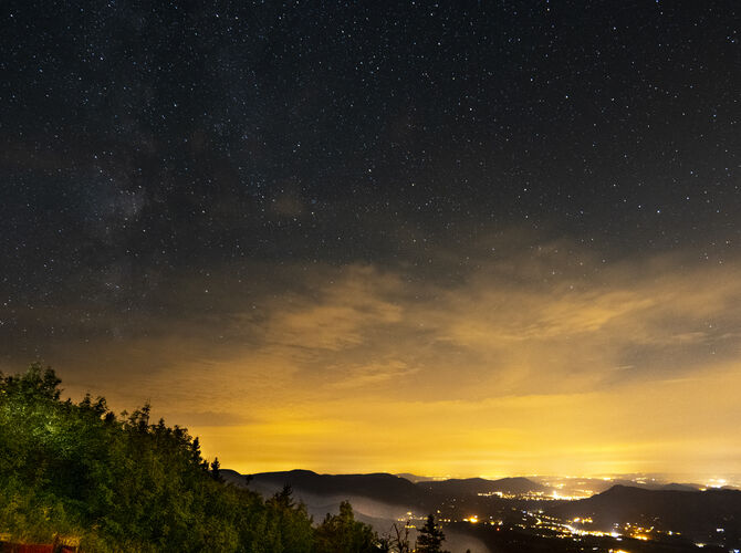 Noční výhled z Lysé hory