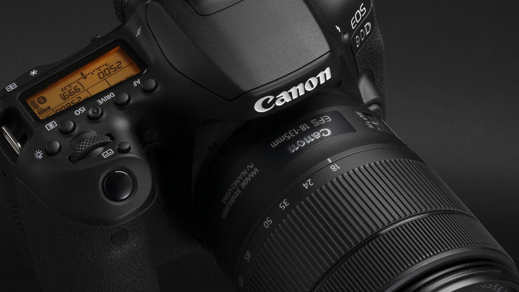 Nová zrcadlovka Canon EOS 90D a bezzrcadlovka Canon EOS M6 Mark II právě představeny, spolu s dvěma objektivy