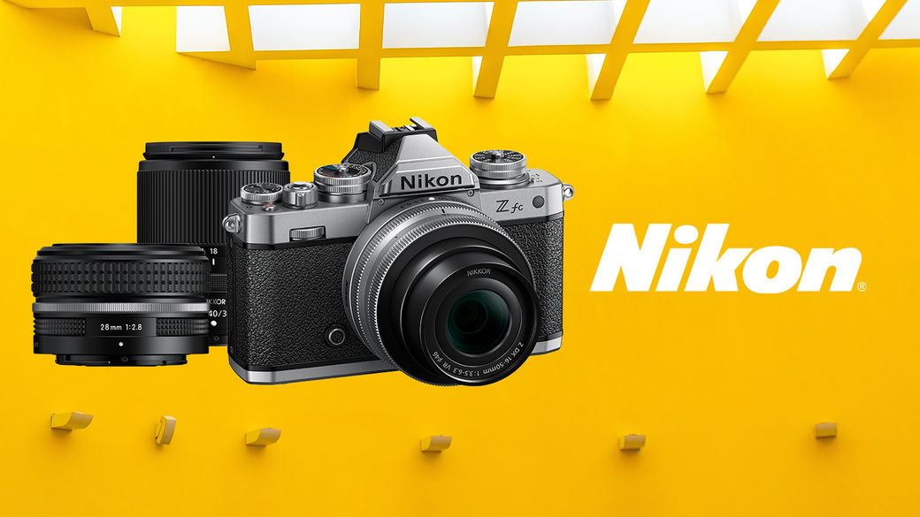Světlo fotosvěta spatřil nový retro foťák Nikon Z fc společně s objektivem 28 mm f/2,8 SE