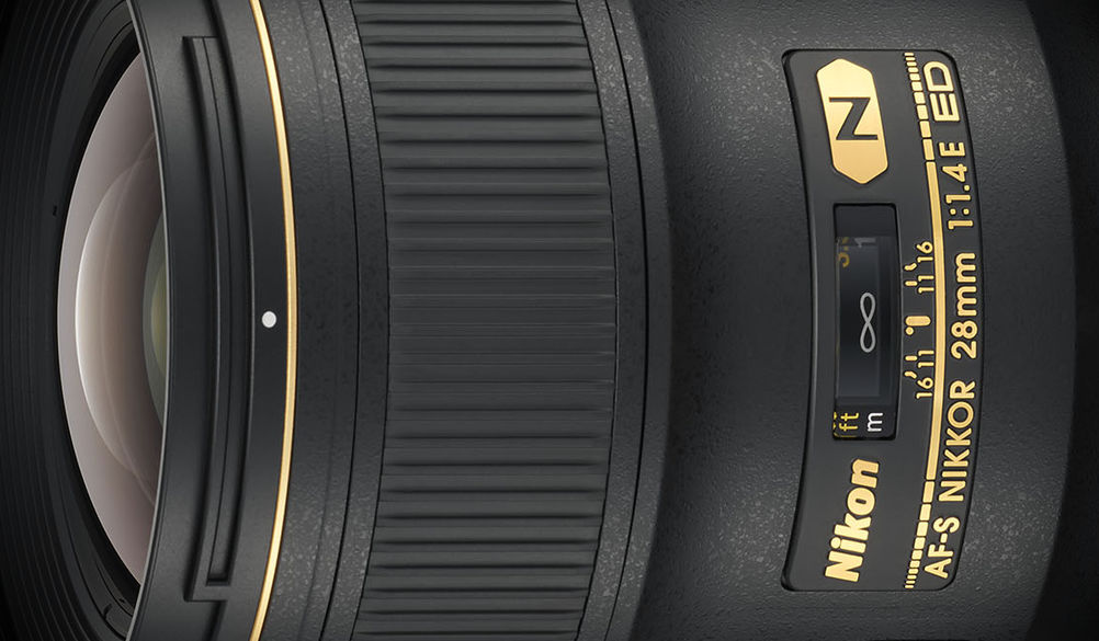 Nikon dnes představil tři širokoúhlé objektivy a vodotěsný kompakt