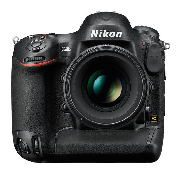 Zrcadlovka Nikon D4S - nová vlajková loď Nikonu